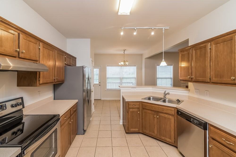 2805 Aston Woods Ct - Photo 5 of 15