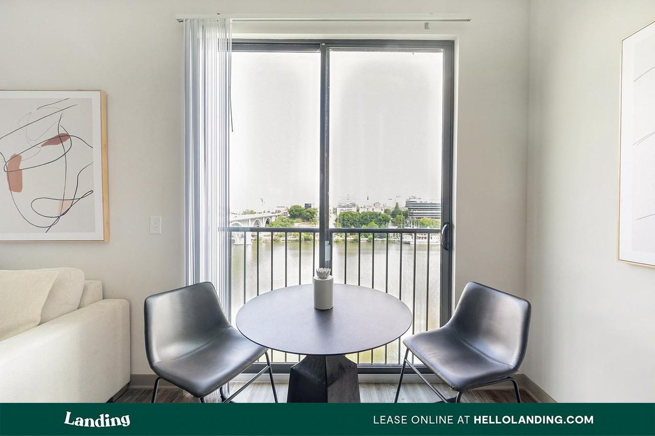 151 E Blount Ave - Photo 5 of 50