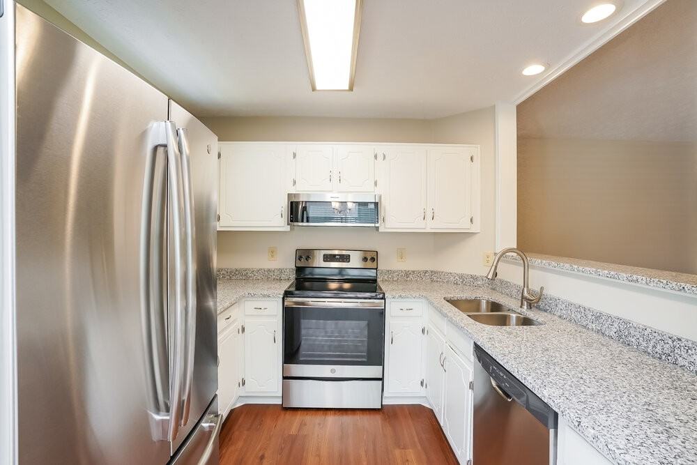 1019 Cedar Creek Village Rd - Photo 6 of 16