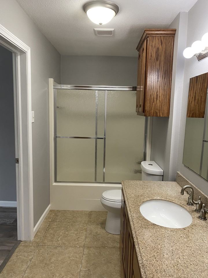 110 Houston St #NA - Photo 2 of 13