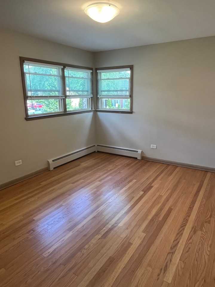 1334 Woodview Ln #2E - Photo 4 of 6