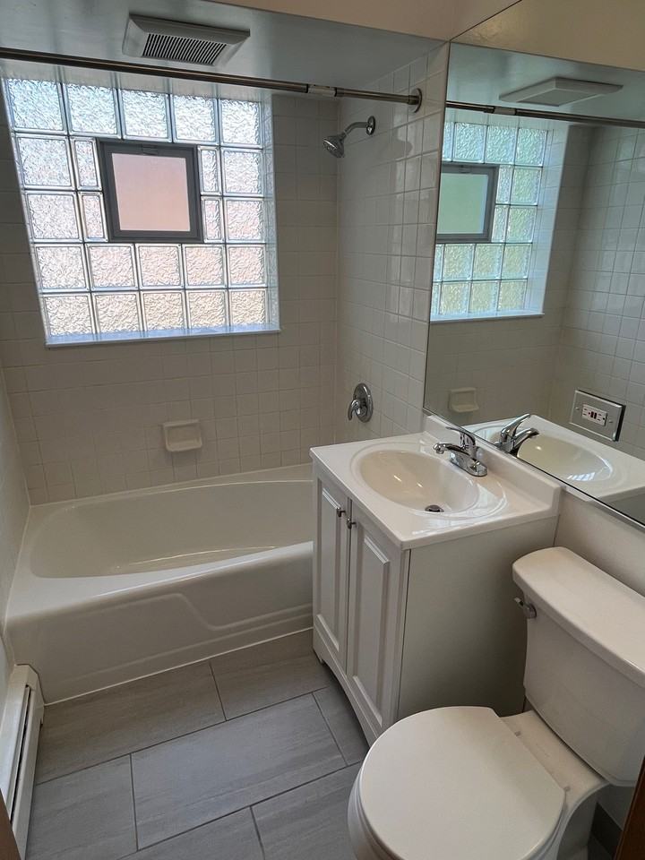 1334 Woodview Ln #2E - Photo 5 of 6