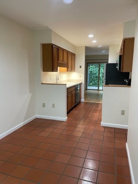 911 Dorset St #33 - Photo 2 of 21