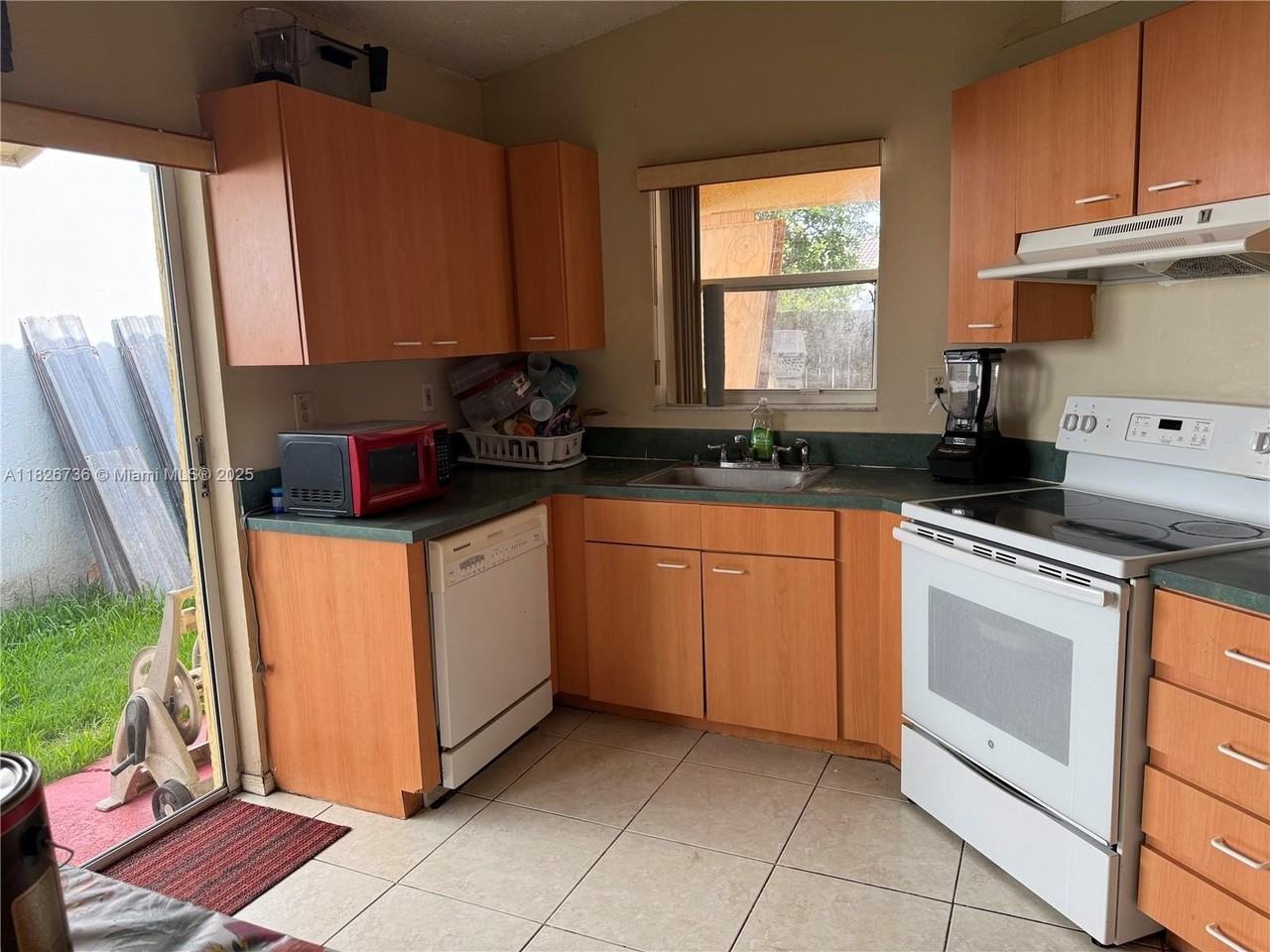 12090 Sw 250th Ter #0 - Photo 5 of 17