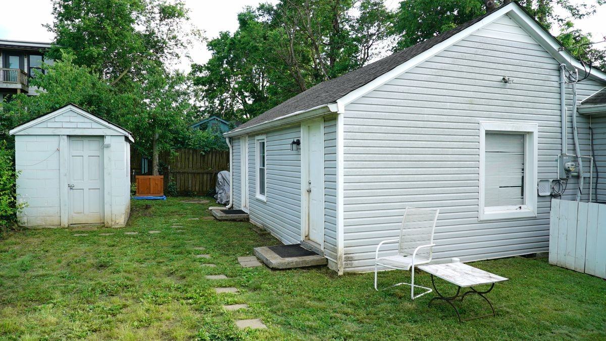 112 Lucile St - Photo 3 of 24