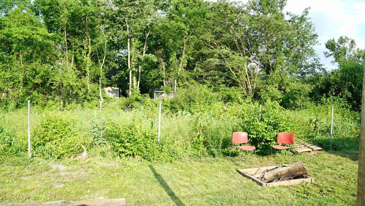 112 Lucile St - Photo 5 of 24