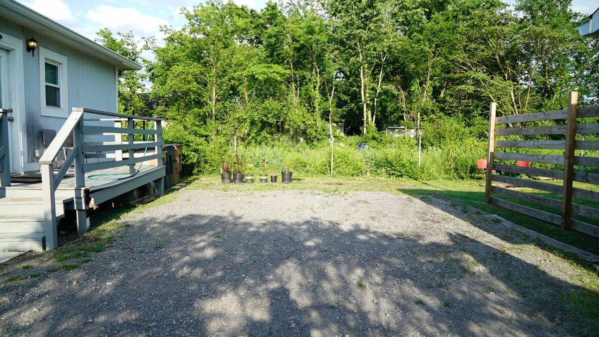 112 Lucile St - Photo 6 of 24