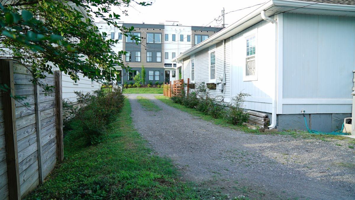 112 Lucile St - Photo 7 of 24