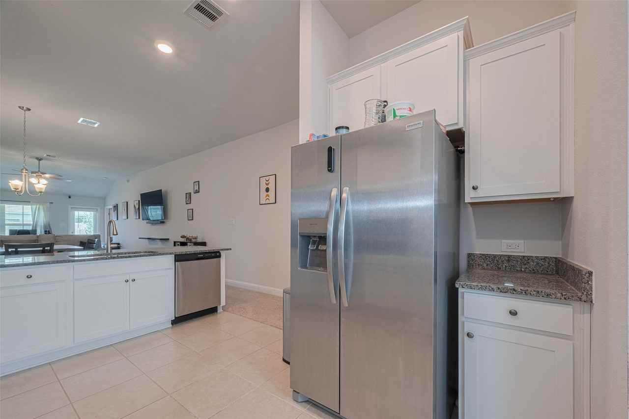 5323 Vermilion Ct - Photo 7 of 26