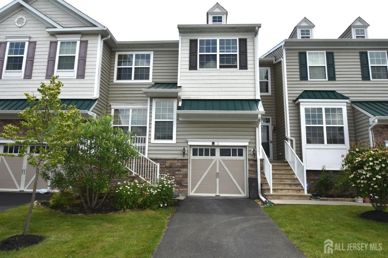 3 Bauer Ln - Photo 2 of 45