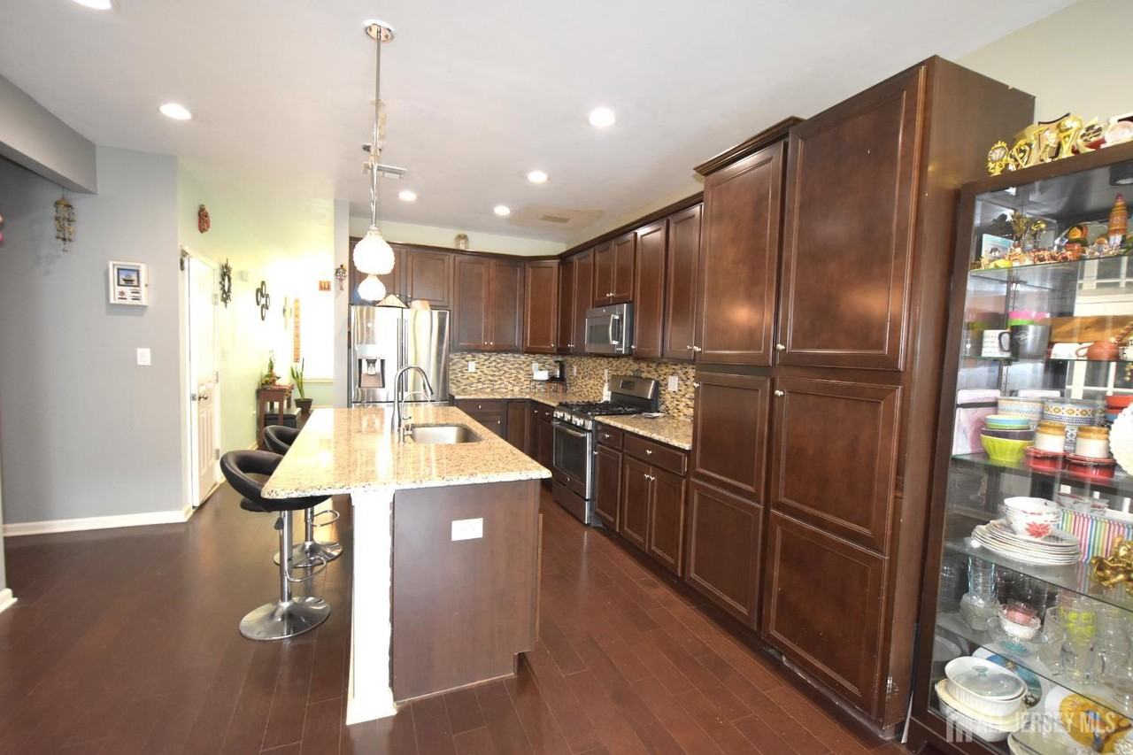 3 Bauer Ln - Photo 7 of 45