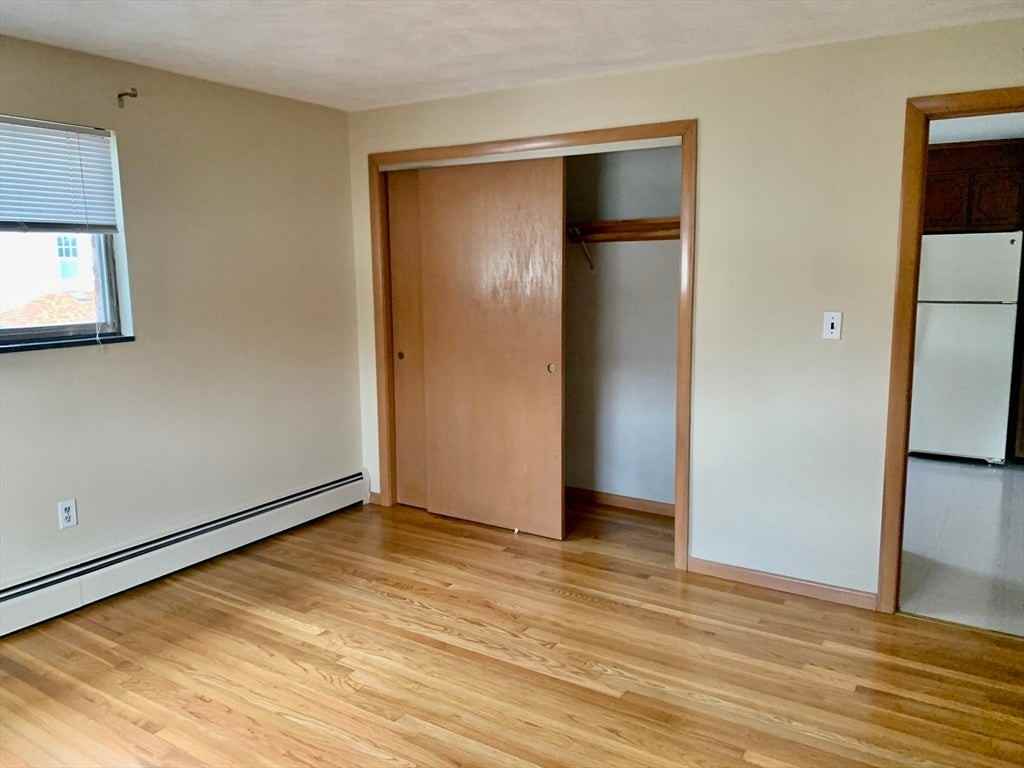 220 School St - Photo 3 of 10