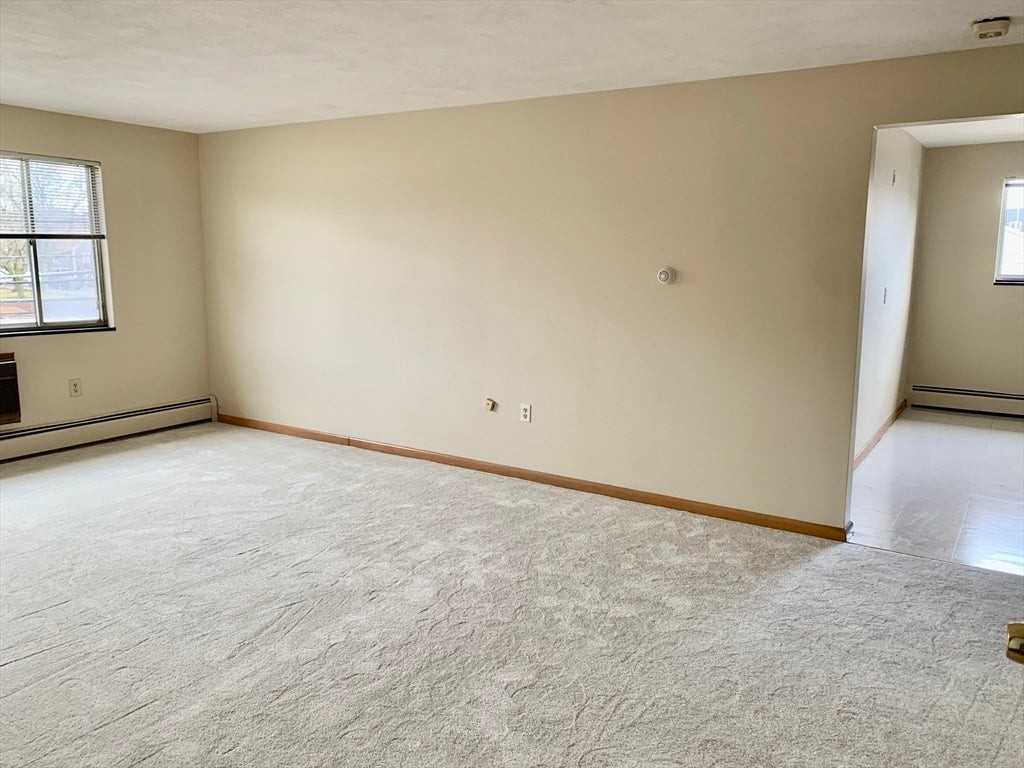 220 School St - Photo 7 of 10