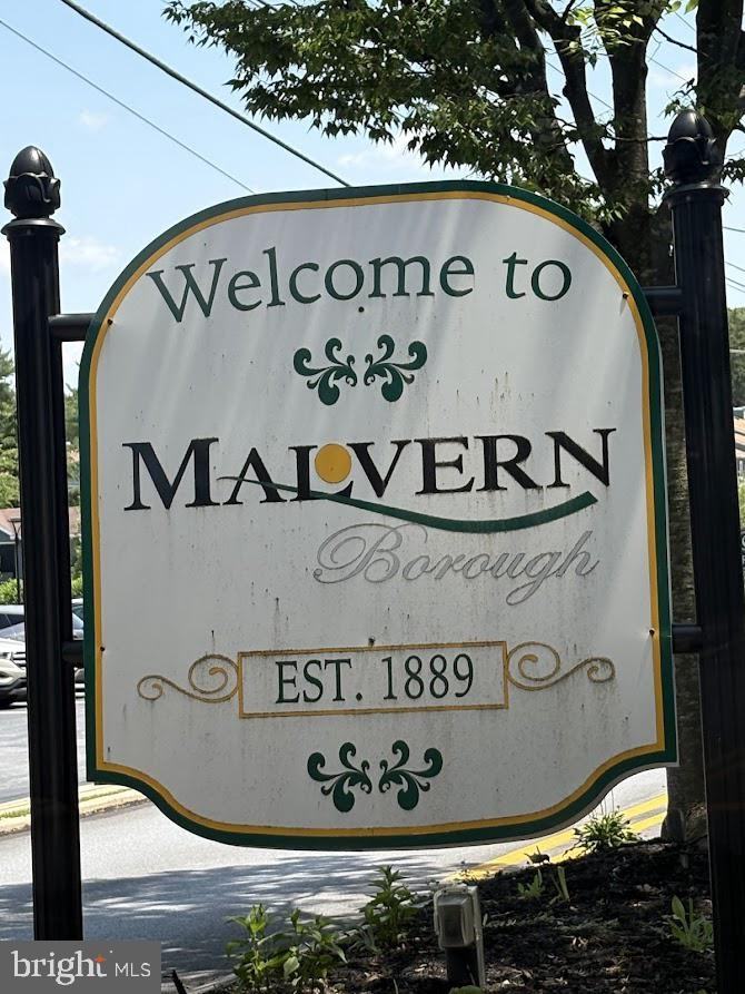 1107 Raintree Ln - Photo 2 of 19