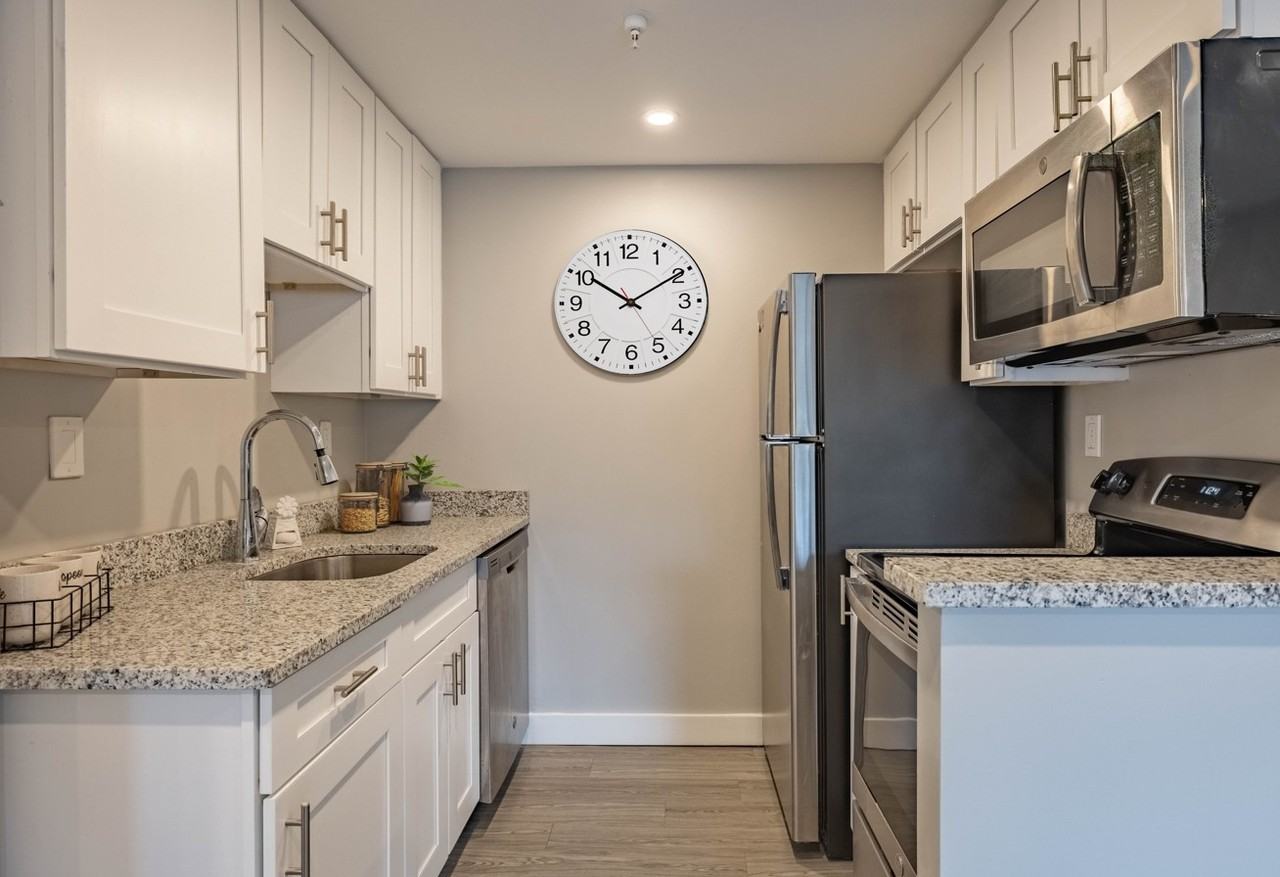 High Pointe Apartments - Photo 3 of 4