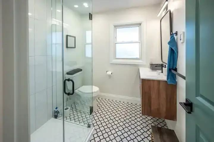 941 Windermere Cres - Photo 2 of 14