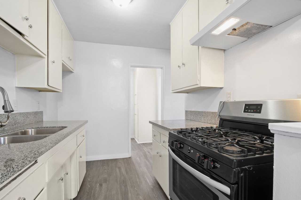 115OAK - Photo 3 of 17