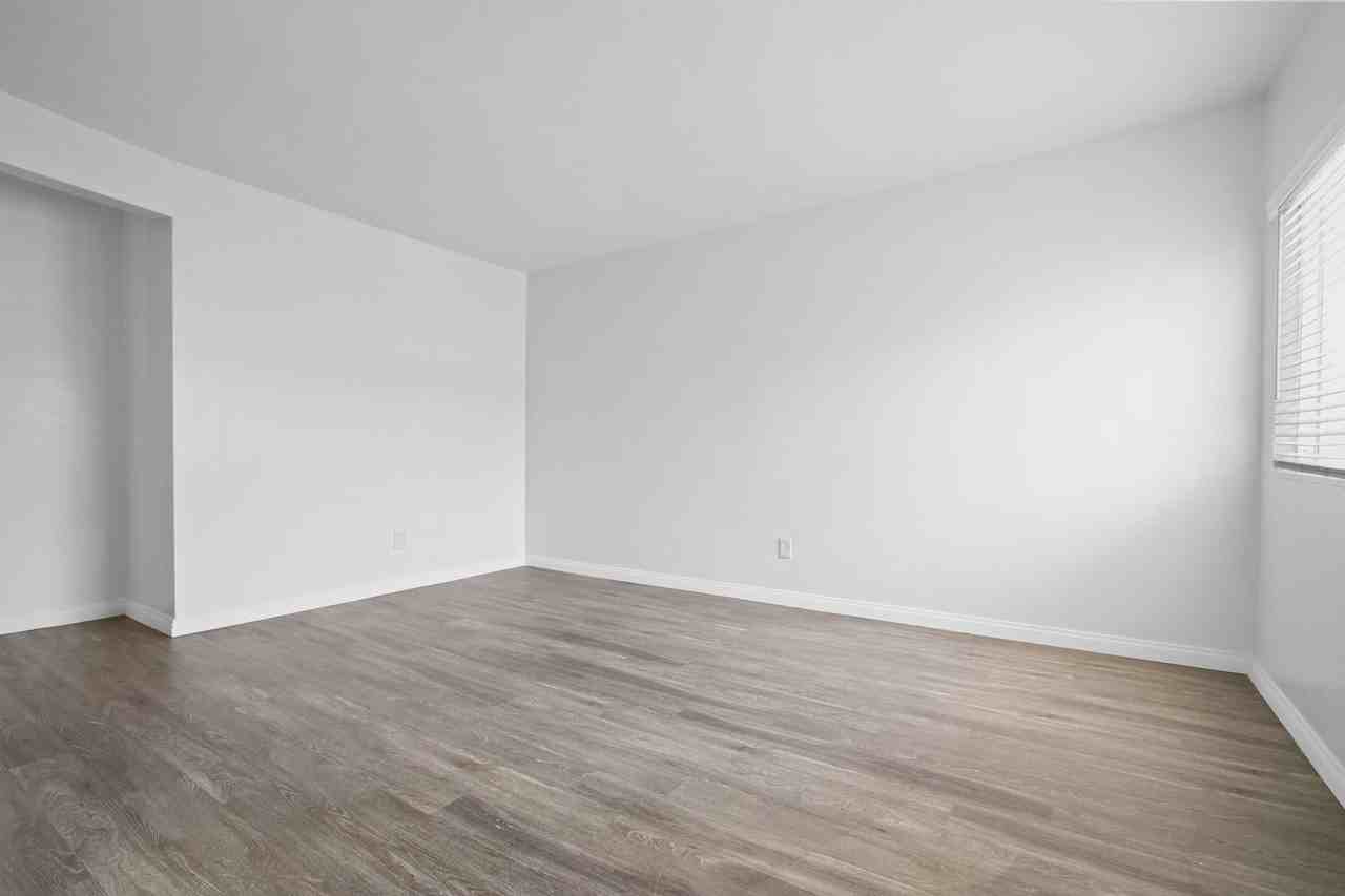 115OAK - Photo 7 of 17