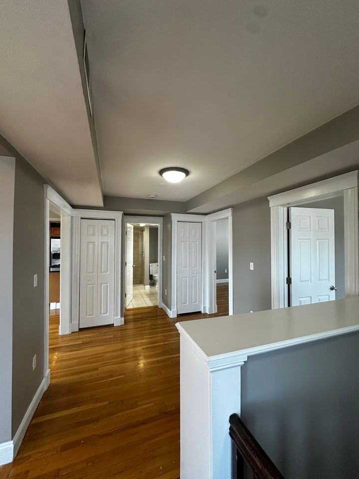 29 S Sydney St #3 - Photo 7 of 20