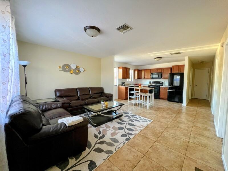 1231 E Lee St #B - Photo 3 of 10