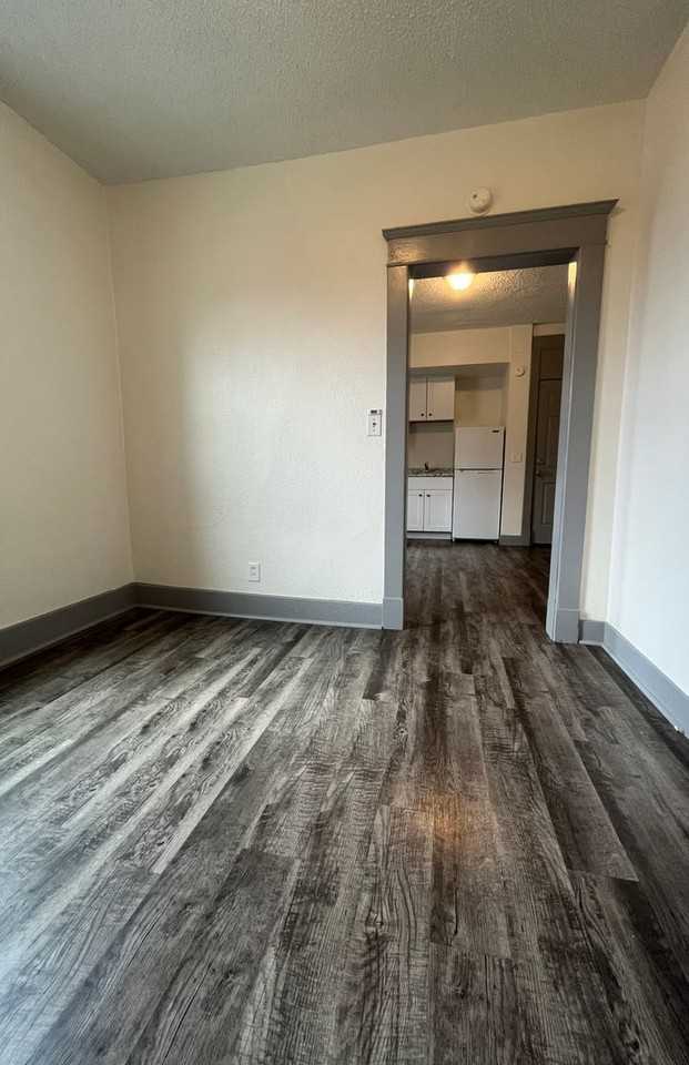 Lascelle Studio Suites - Photo 3 of 30