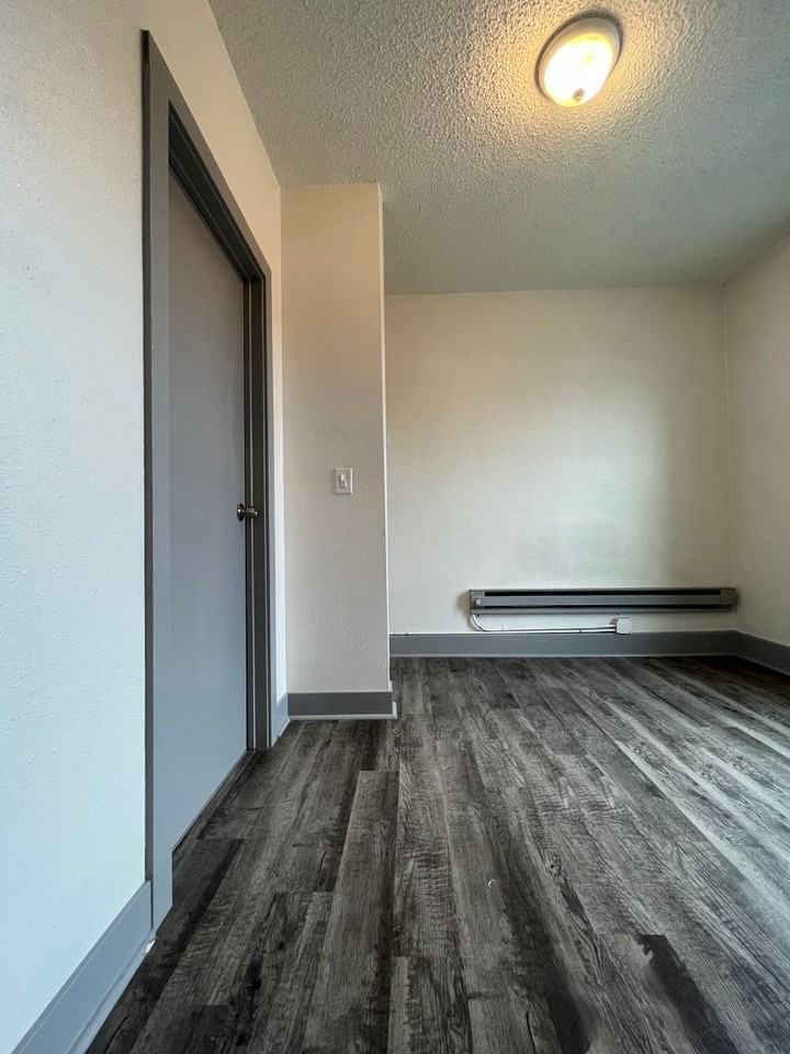 Lascelle Studio Suites - Photo 6 of 30