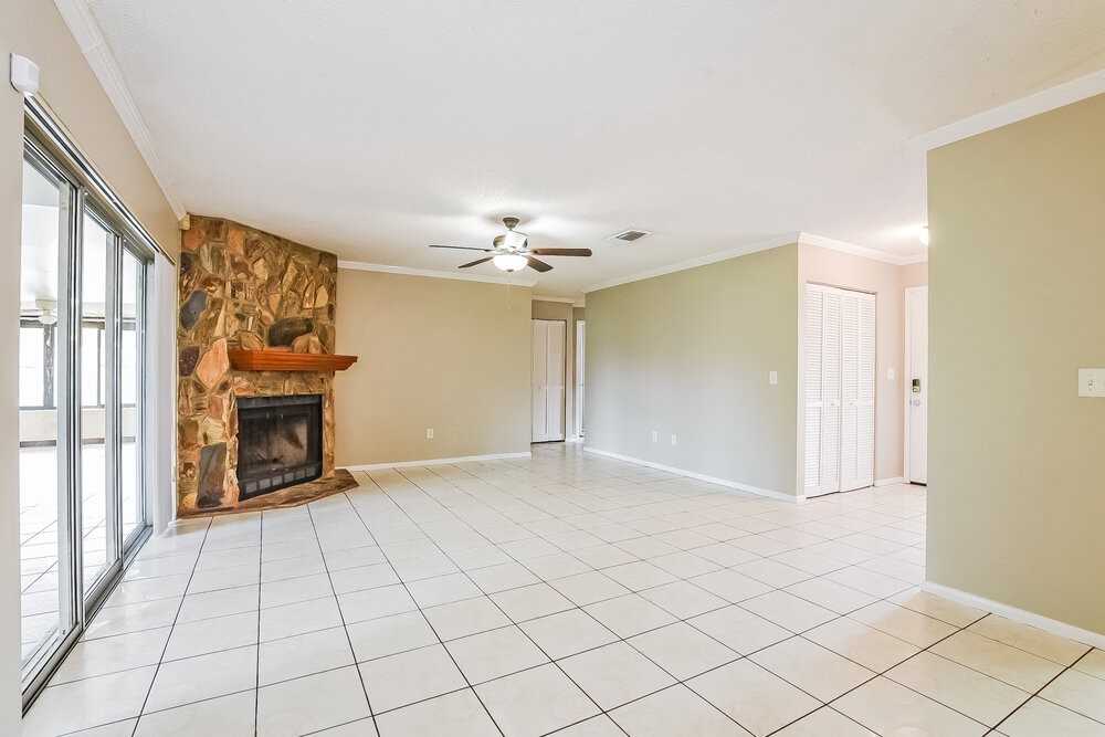 12834 Illinois Woods Ln - Photo 3 of 16