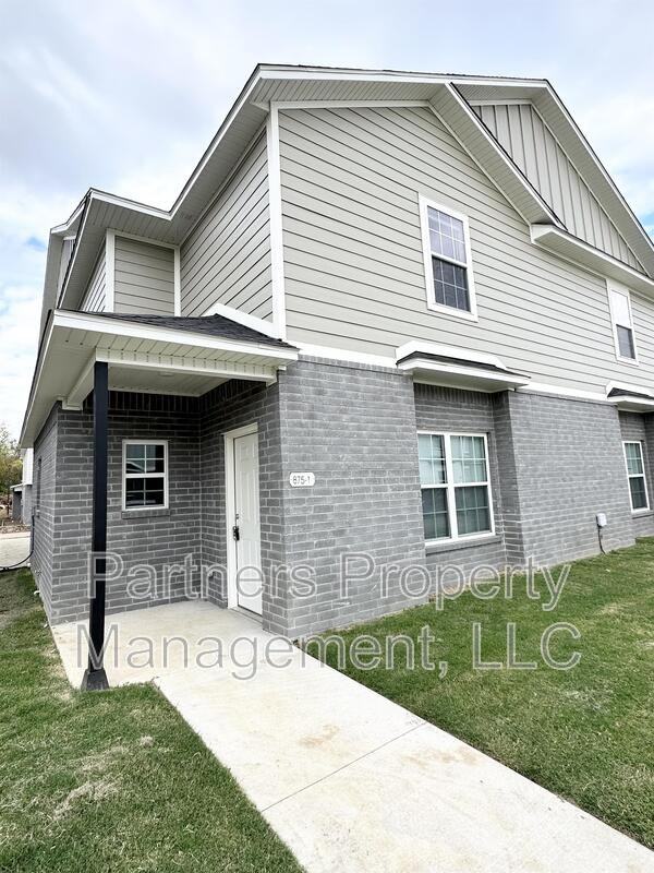 875 S Amarillo Ave - Photo 2 of 23