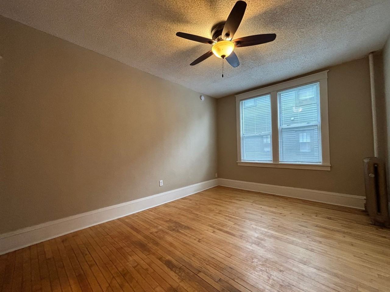 309 Dayton - Photo 4 of 19