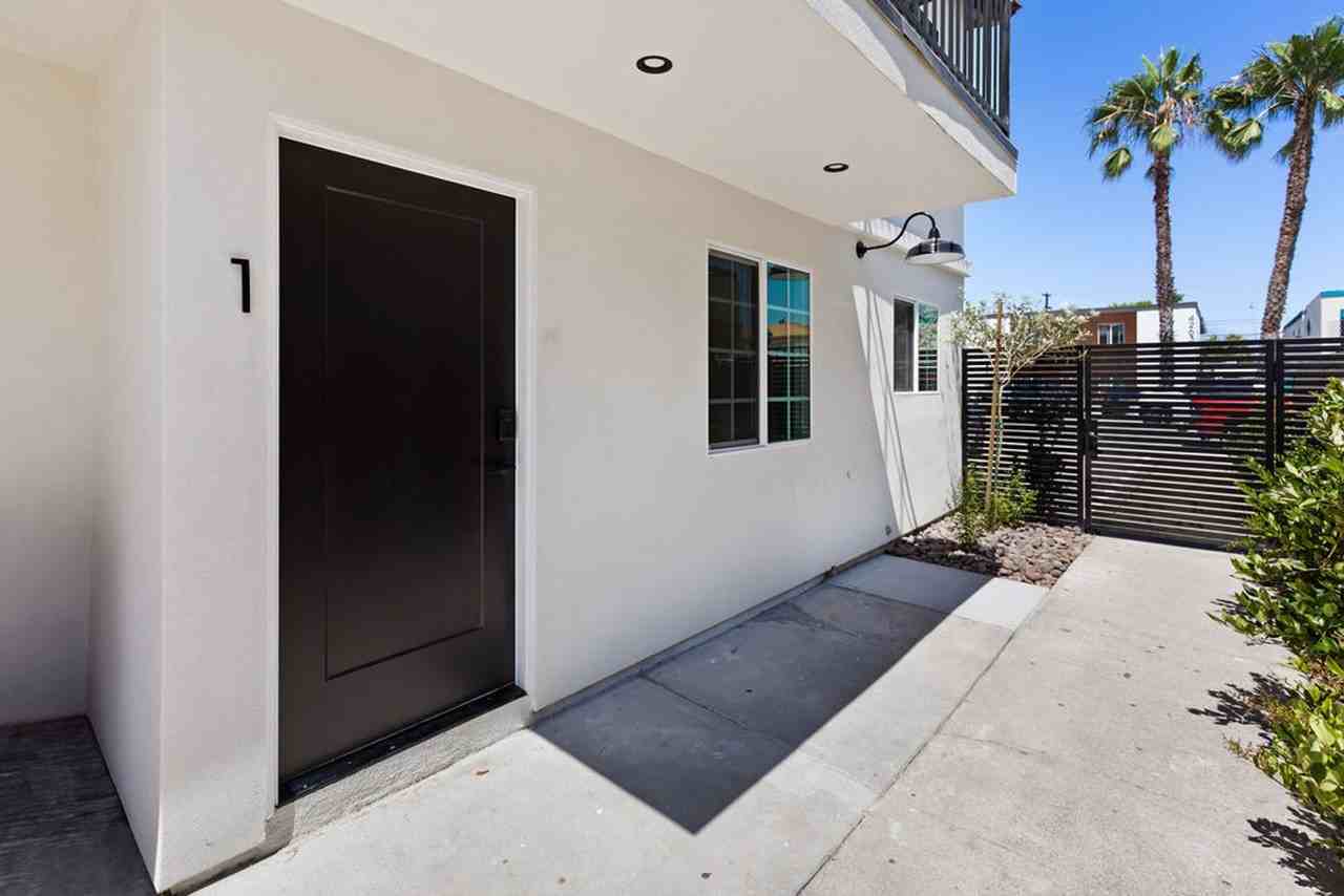 4264 42nd St - Photo 2 of 35