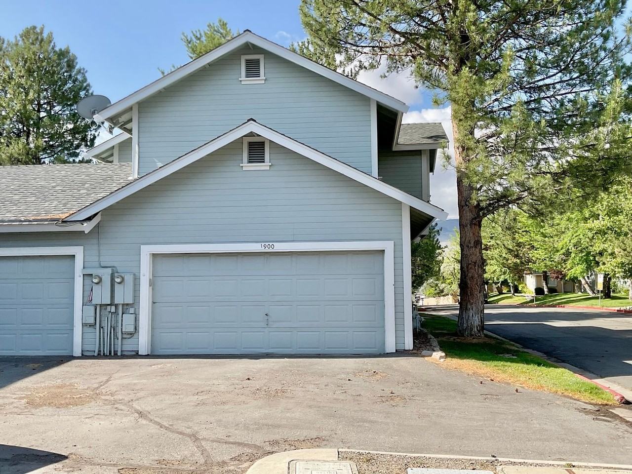 1900 E Minaret Cir - Photo 3 of 19