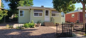 featured image of 727 Clover Ave