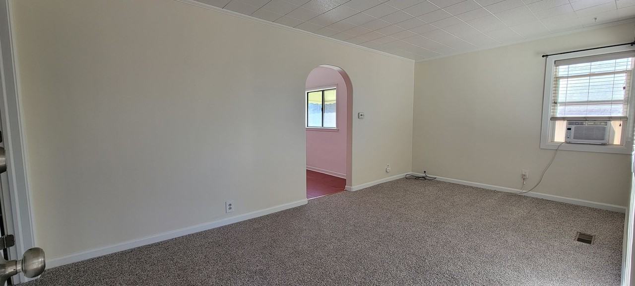 727 Clover Ave - Photo 2 of 12