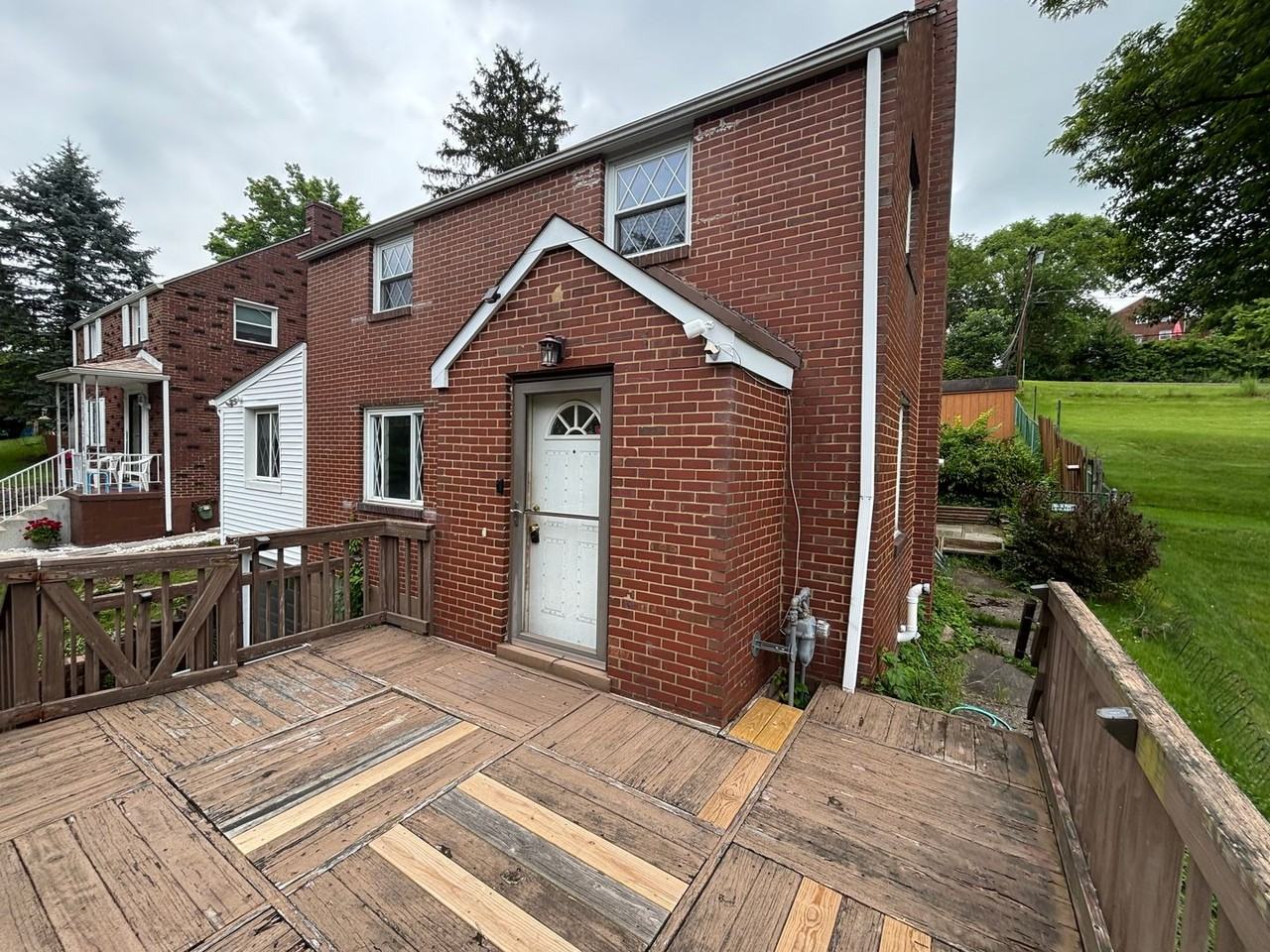 5720 Front St - Photo 2 of 33