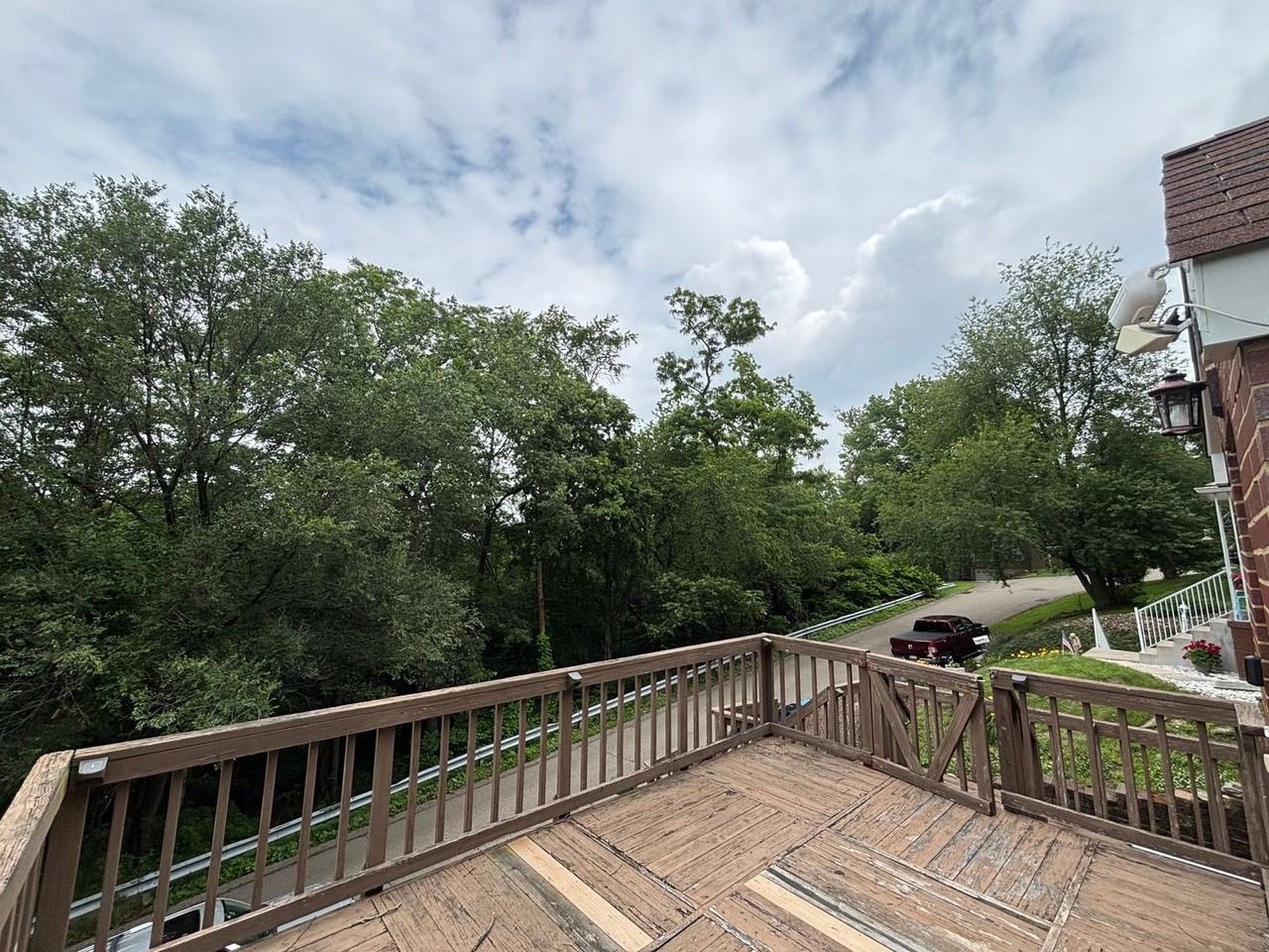 5720 Front St - Photo 3 of 33