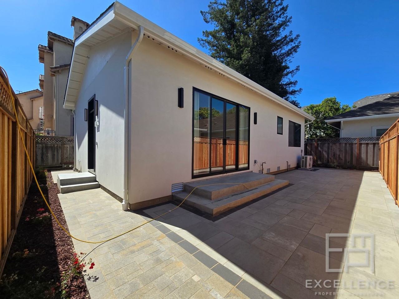 337 Franklin St - Photo 2 of 13