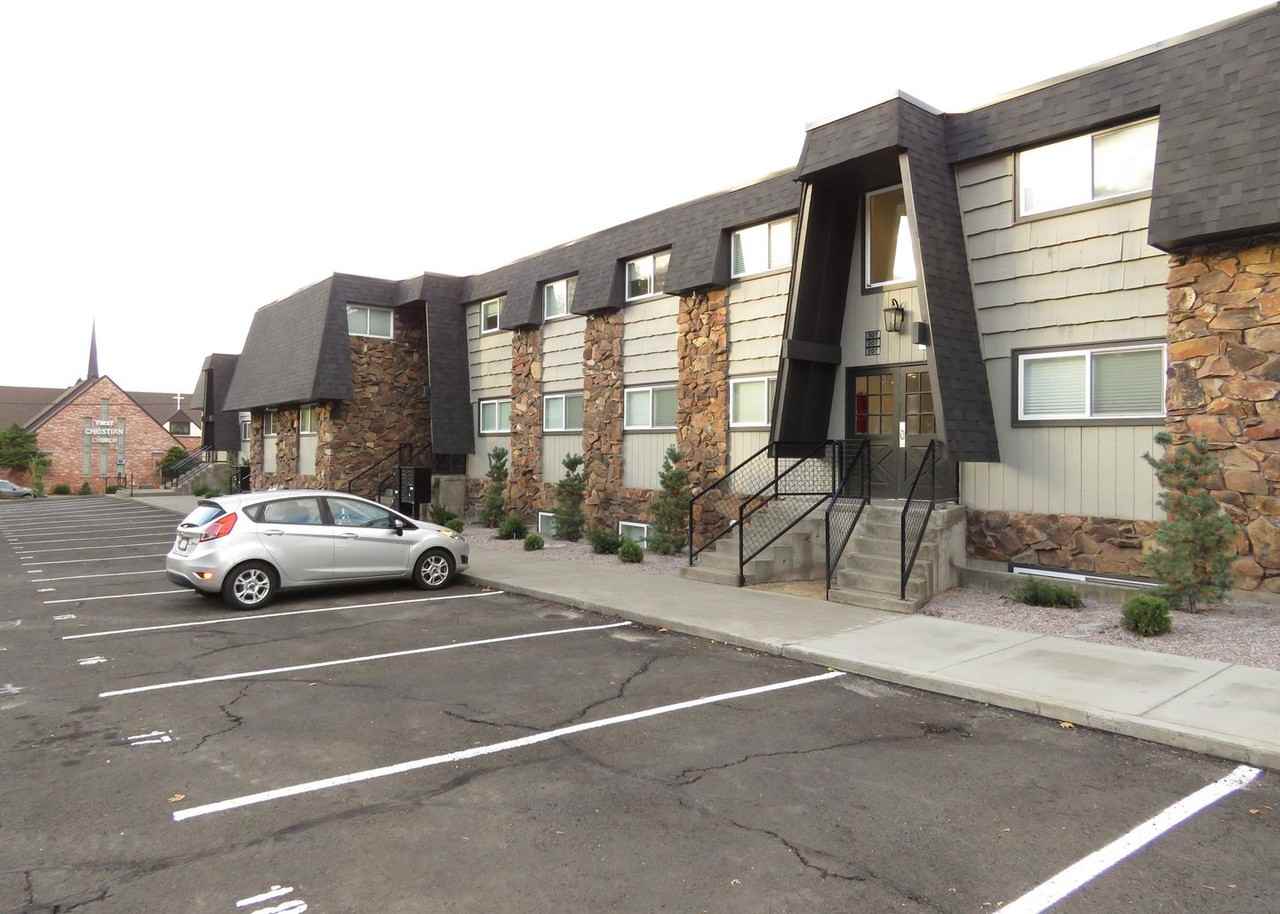 The Courtcrest Apartments - Photo 2 of 38