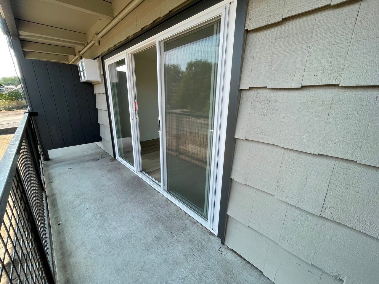 The Courtcrest Apartments - Photo 7 of 38