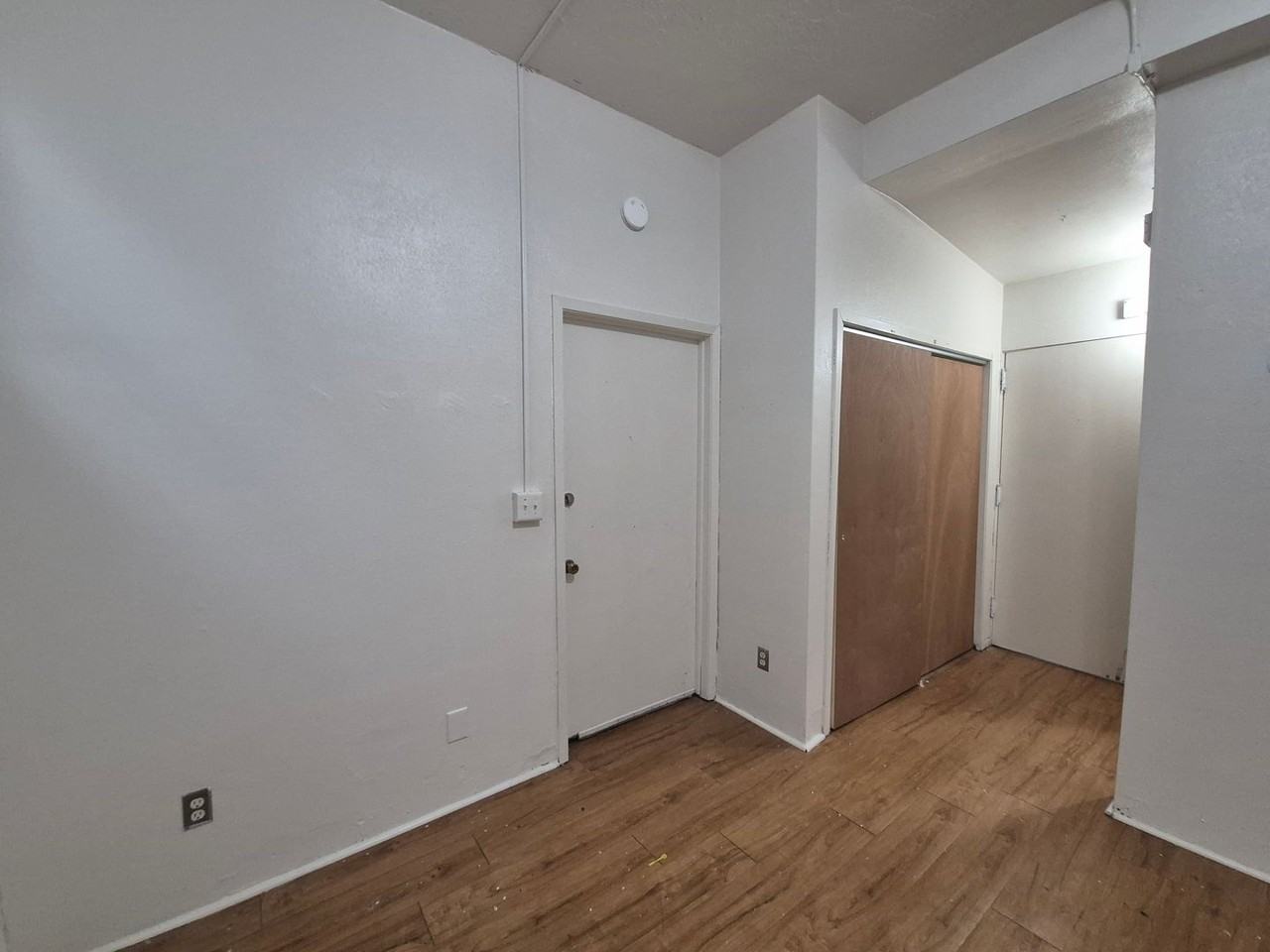 431 State Ave - Photo 4 of 16