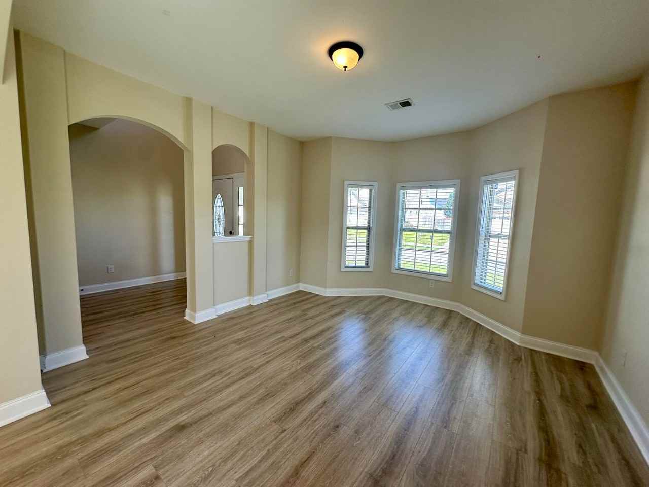 2712 Magnum Dr - Photo 2 of 25