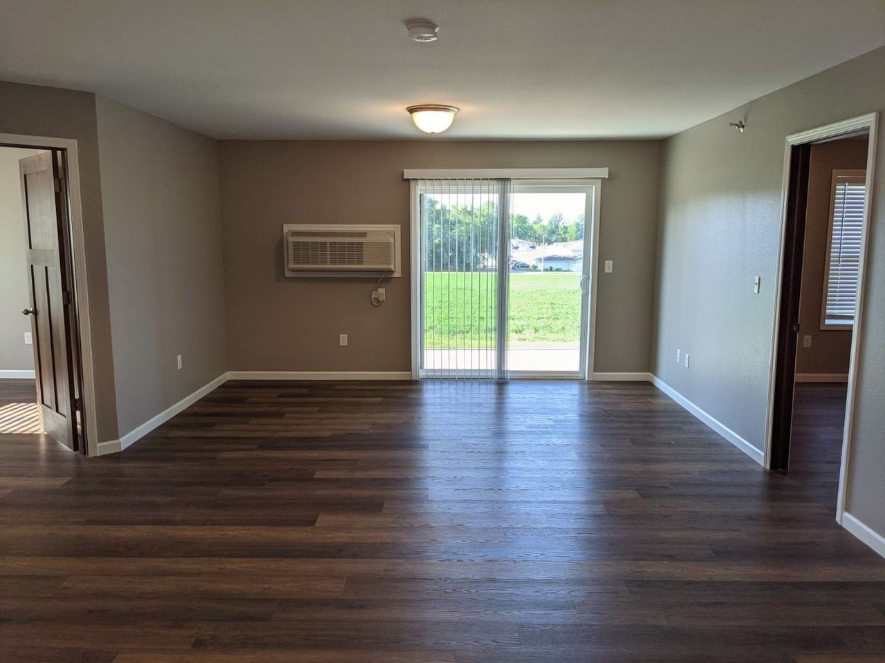 Edgeview Apartments - Photo 3 of 18