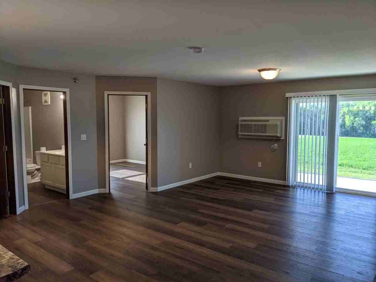 Edgeview Apartments - Photo 4 of 18