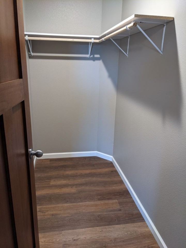 Edgeview Apartments - Photo 6 of 18