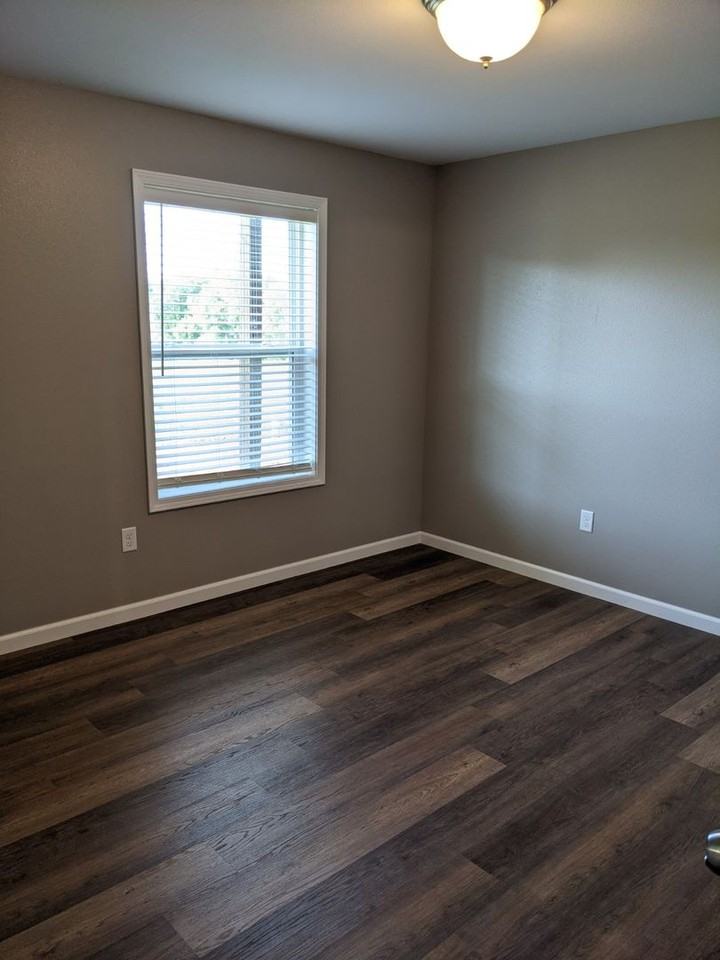 Edgeview Apartments - Photo 7 of 18