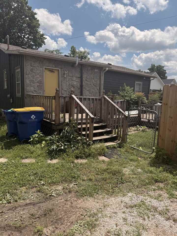 1009 Nutwood St - Photo 2 of 6