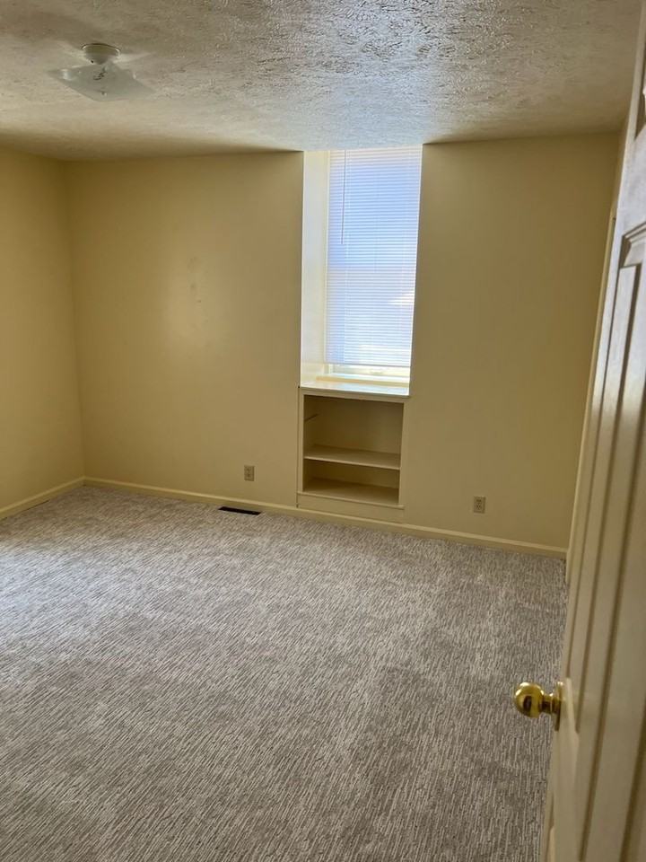 1107 Linden - Photo 2 of 5