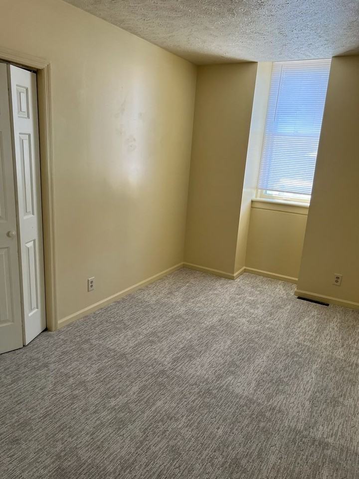 1107 Linden - Photo 3 of 5