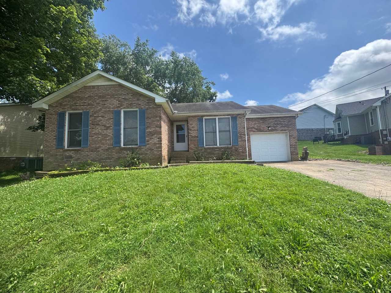 140 Whitehall Dr - Photo 2 of 27
