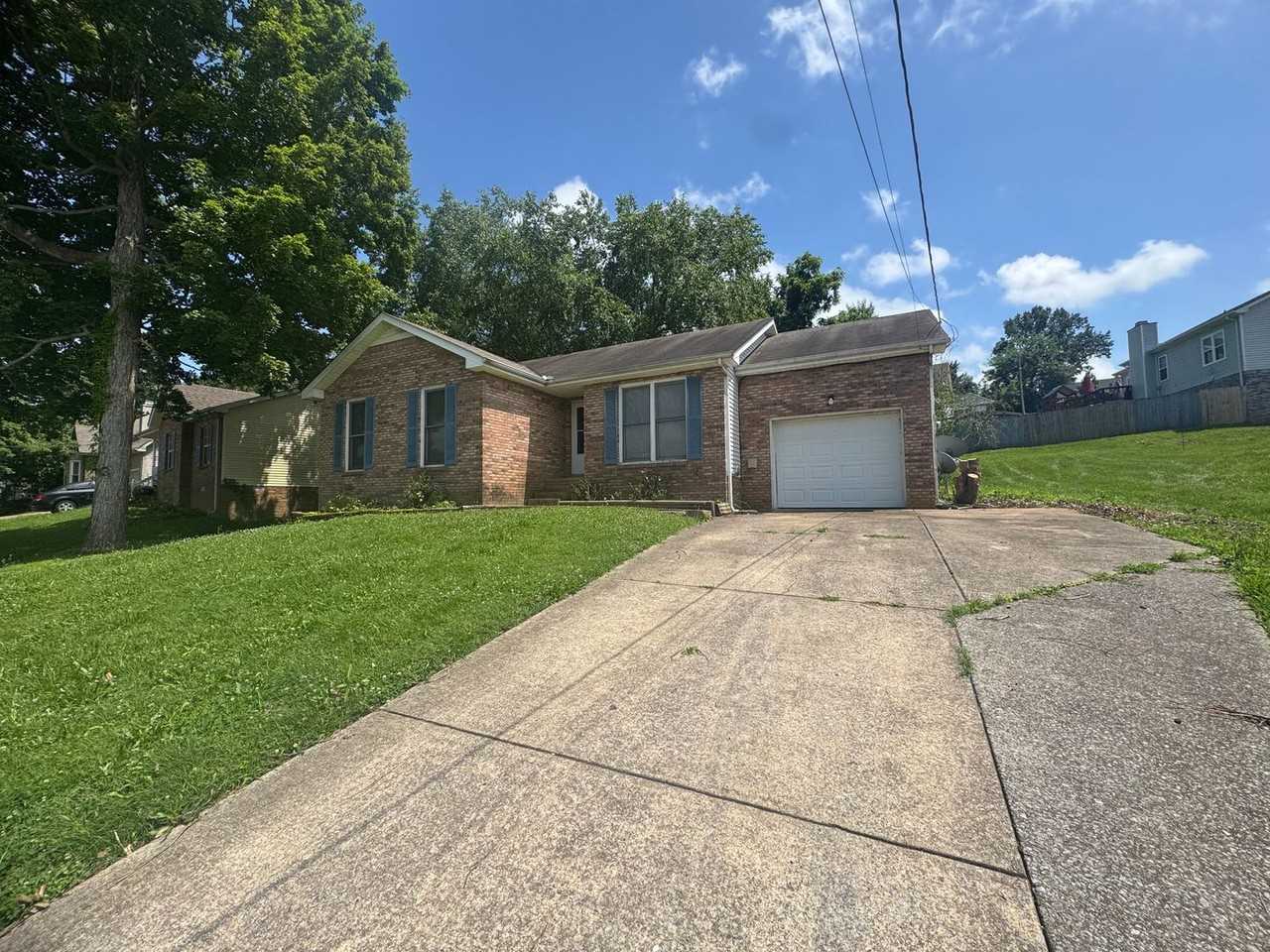 140 Whitehall Dr - Photo 4 of 27
