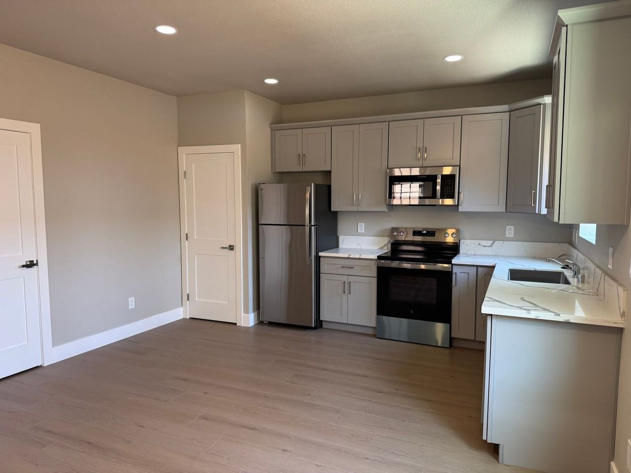 3030 Solons Aly - Photo 6 of 16